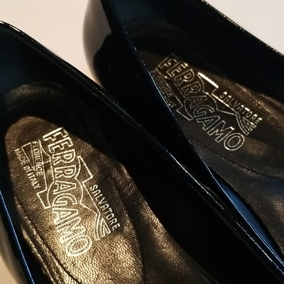 Salvatore Ferragamo Varina Black Patent Flats 5.5 - Picture 3 of 8